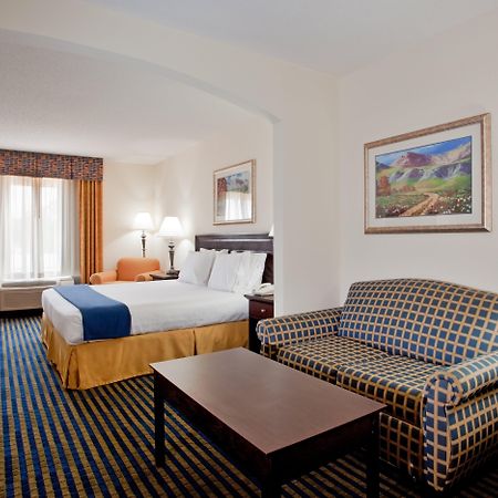 Holiday Inn Express & Suites Chesapeake By Ihg Екстериор снимка