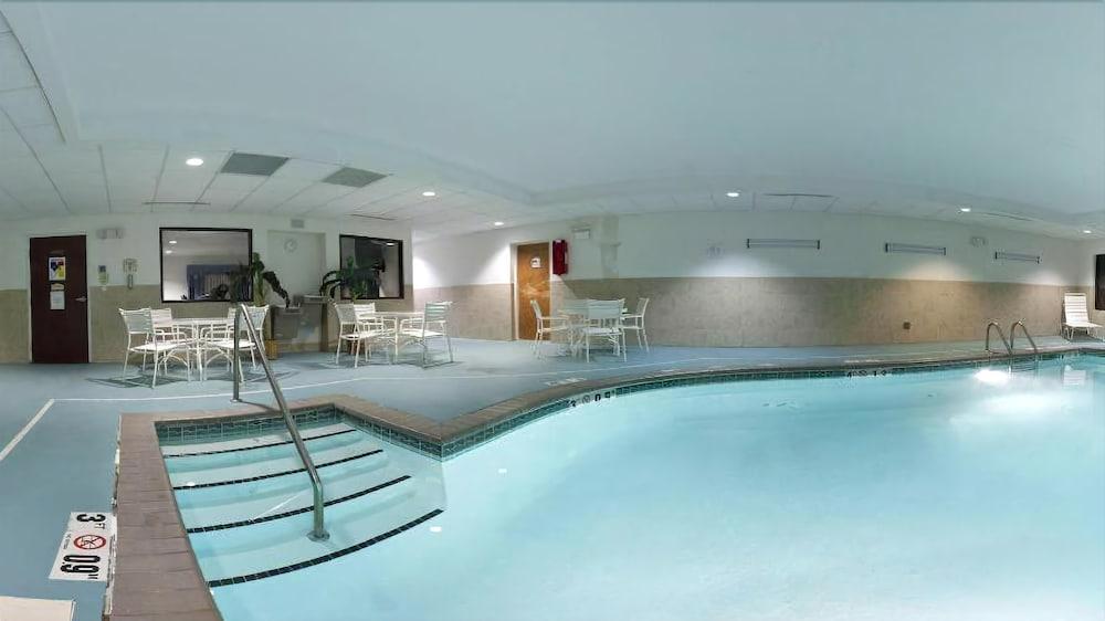 Holiday Inn Express & Suites Chesapeake By Ihg Екстериор снимка