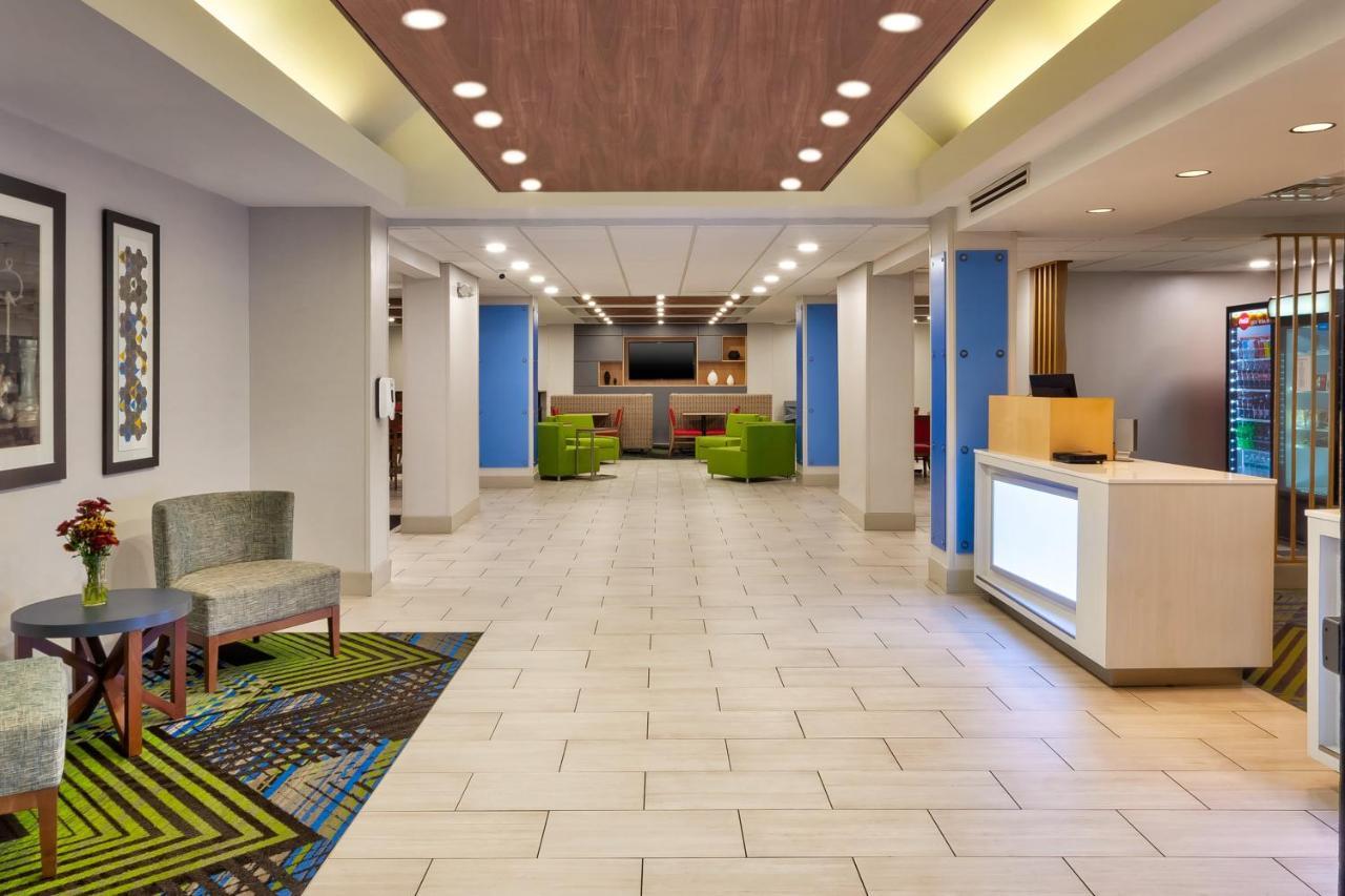 Holiday Inn Express & Suites Chesapeake By Ihg Екстериор снимка