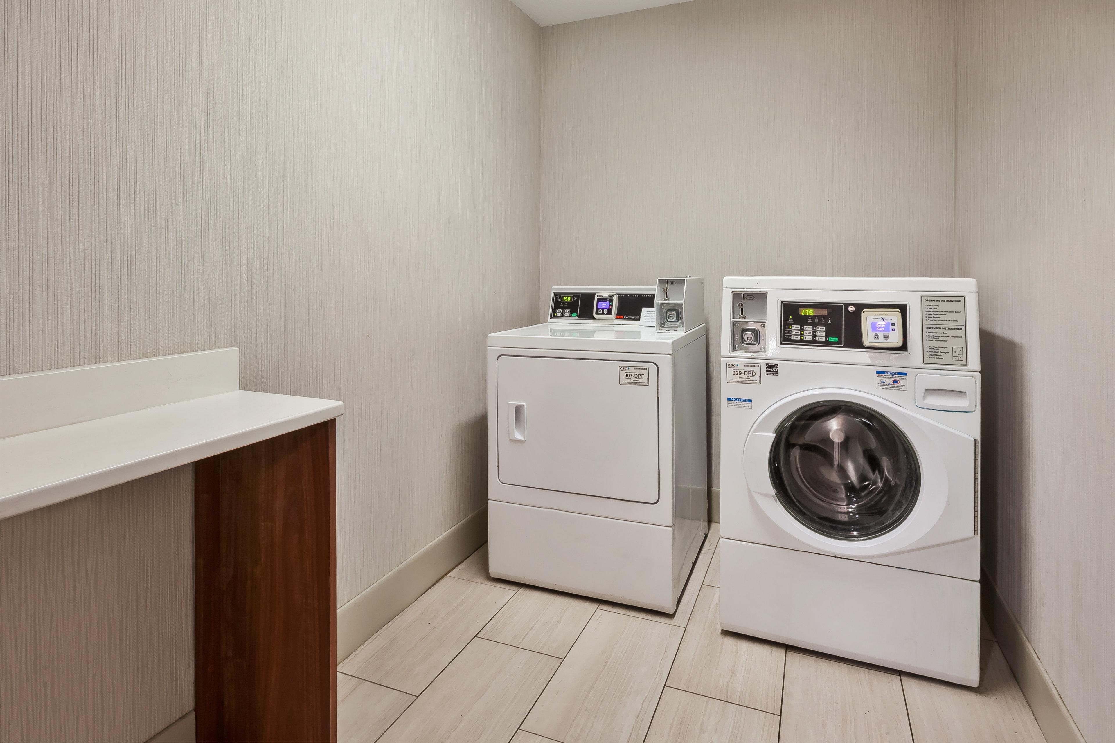 Holiday Inn Express & Suites Chesapeake By Ihg Екстериор снимка