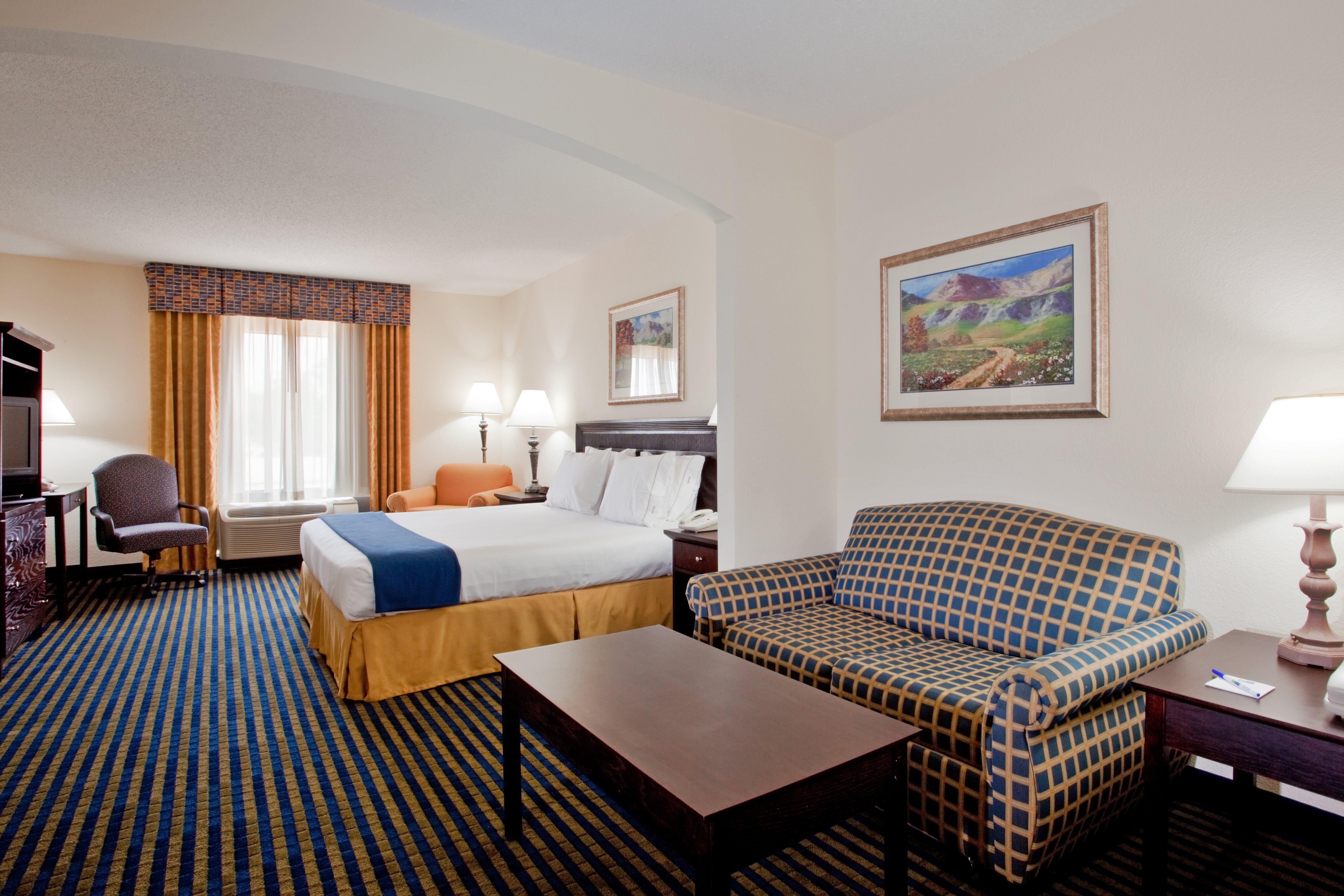 Holiday Inn Express & Suites Chesapeake By Ihg Екстериор снимка